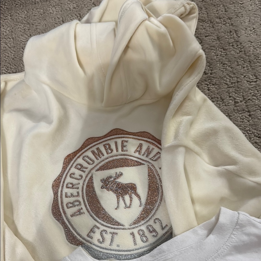 Abercrombie & Fitch Bundle - Picture 11 of 12